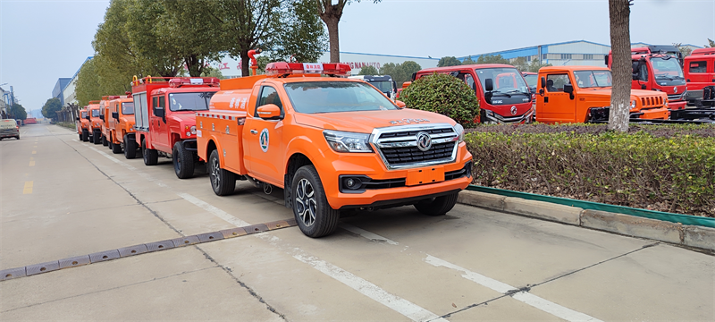 四驅(qū)1.1噸東風皮卡消防車