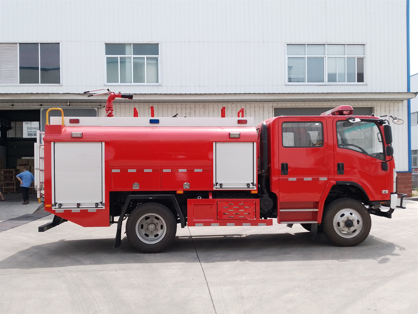 四驅(qū)3.5噸水罐消防車(chē)