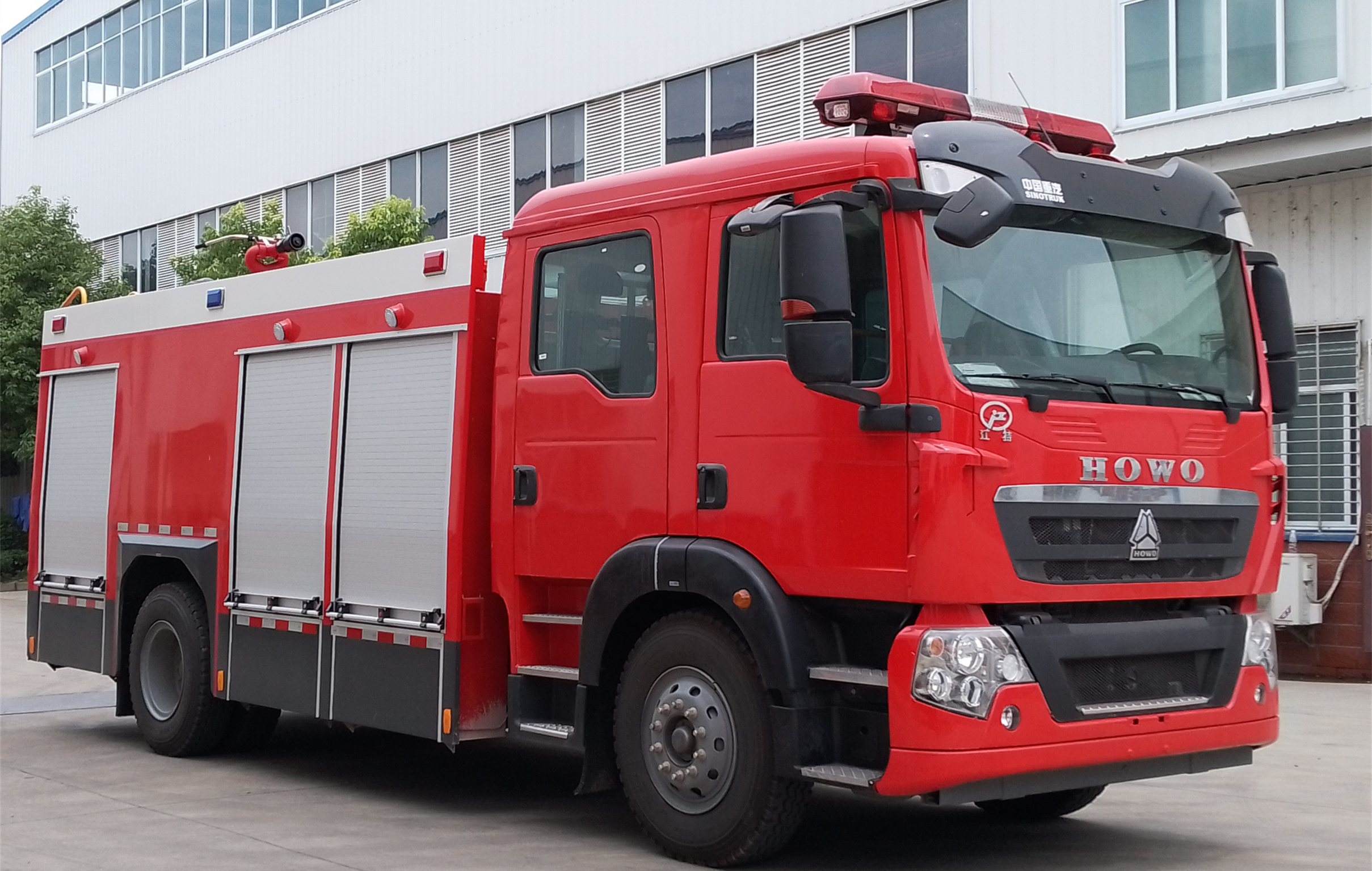 重汽8噸水罐消防車(chē)