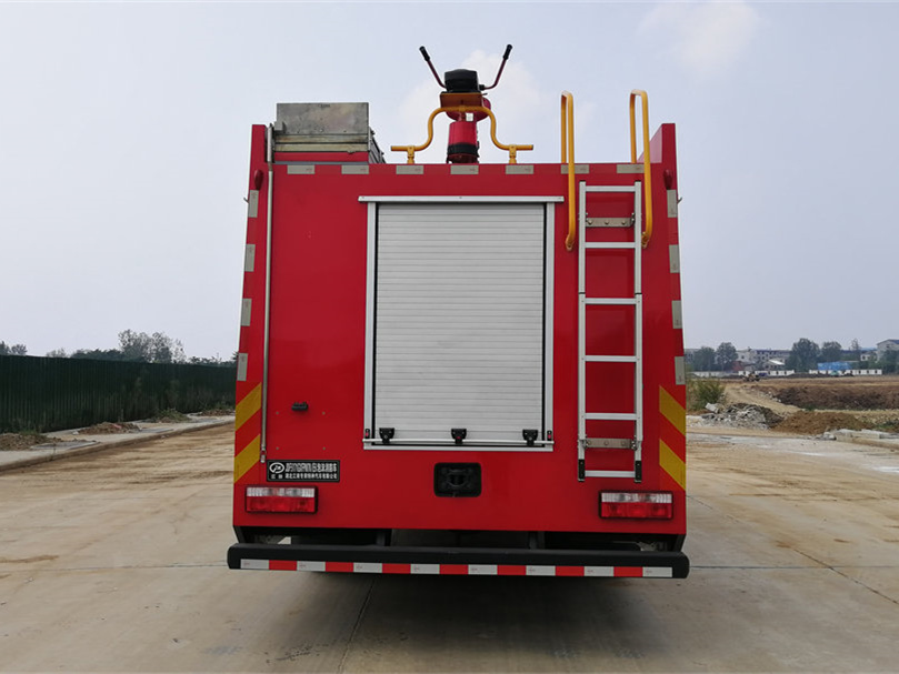 東風(fēng)8噸水罐消防車