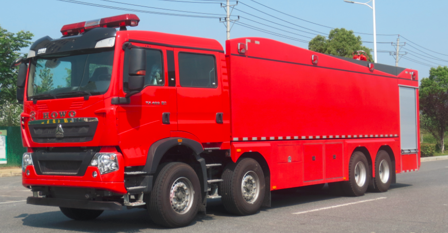 重汽豪沃25噸水罐消防車(chē)