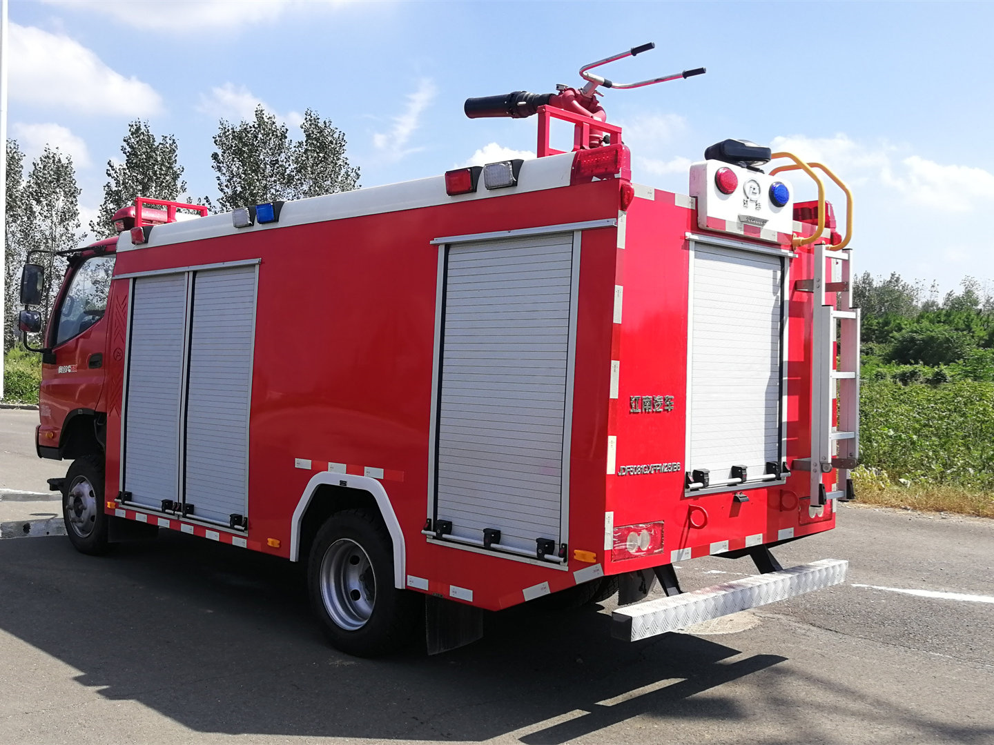 2.5噸福田泡沫消防車(chē)