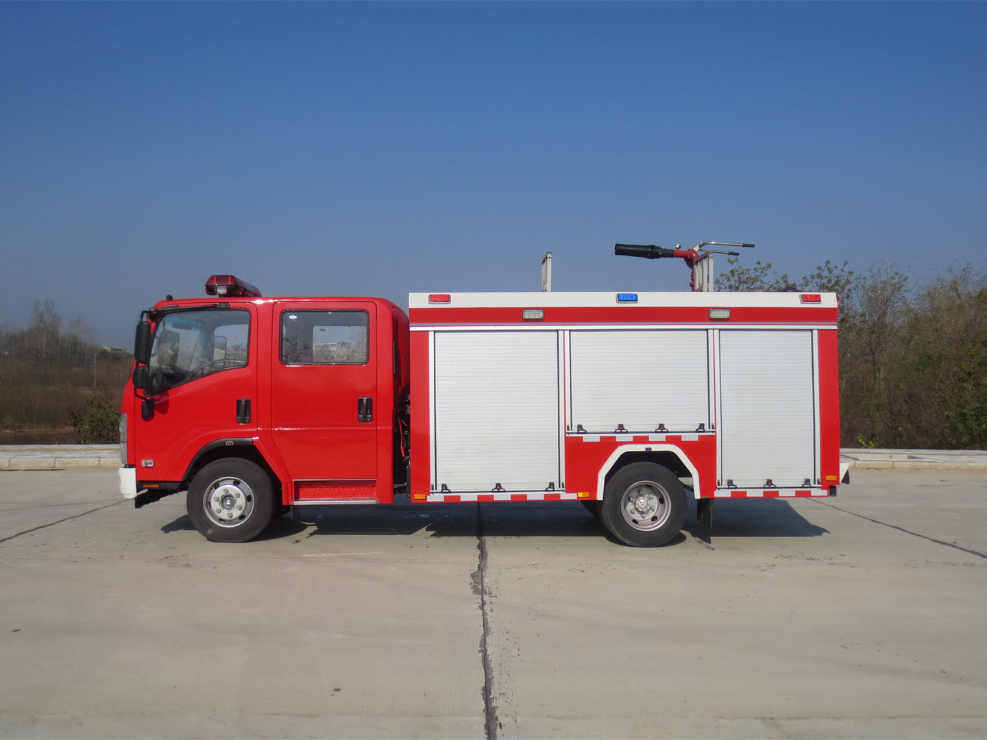 3.5噸五十鈴泡沫消防車