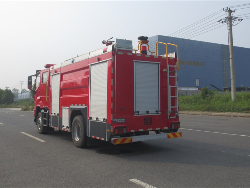 五十鈴7噸泡沫消防車