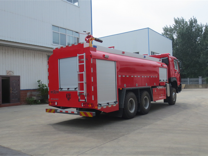 四驅(qū)9噸后雙橋泡沫消防車