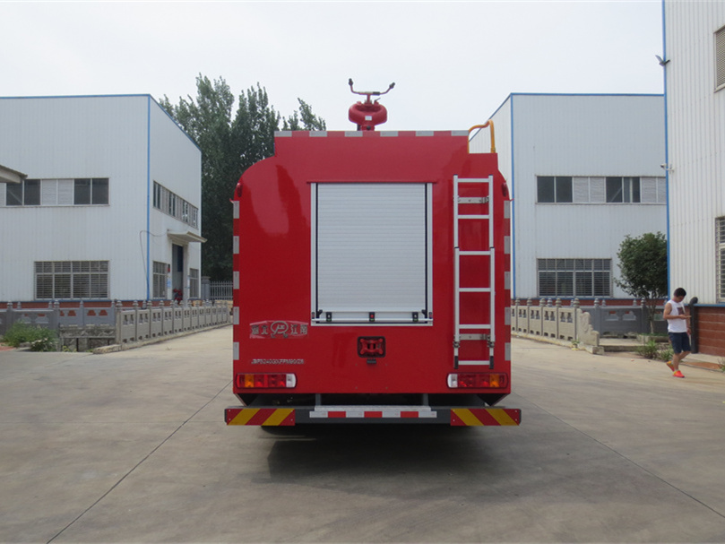 四驅(qū)9噸后雙橋泡沫消防車