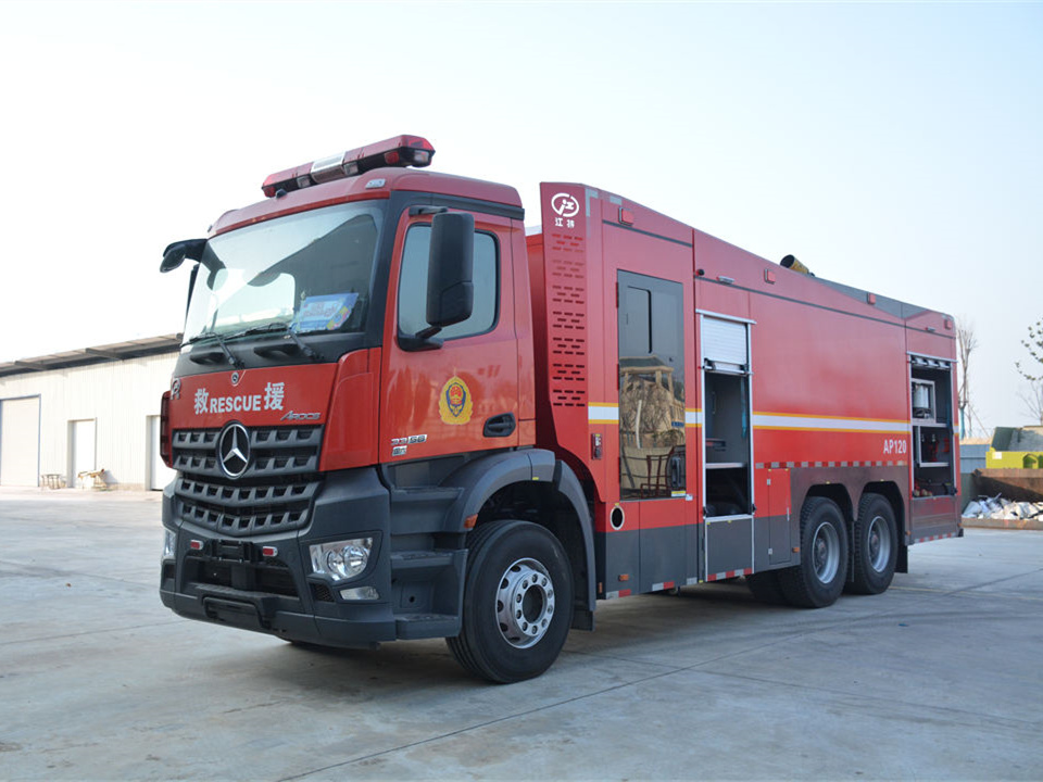 12噸奔馳壓縮空氣泡沫消防車