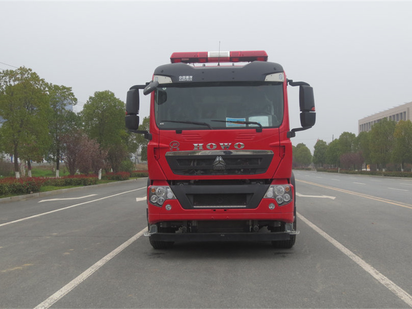 10噸重汽豪沃干粉泡沫聯(lián)用消防車