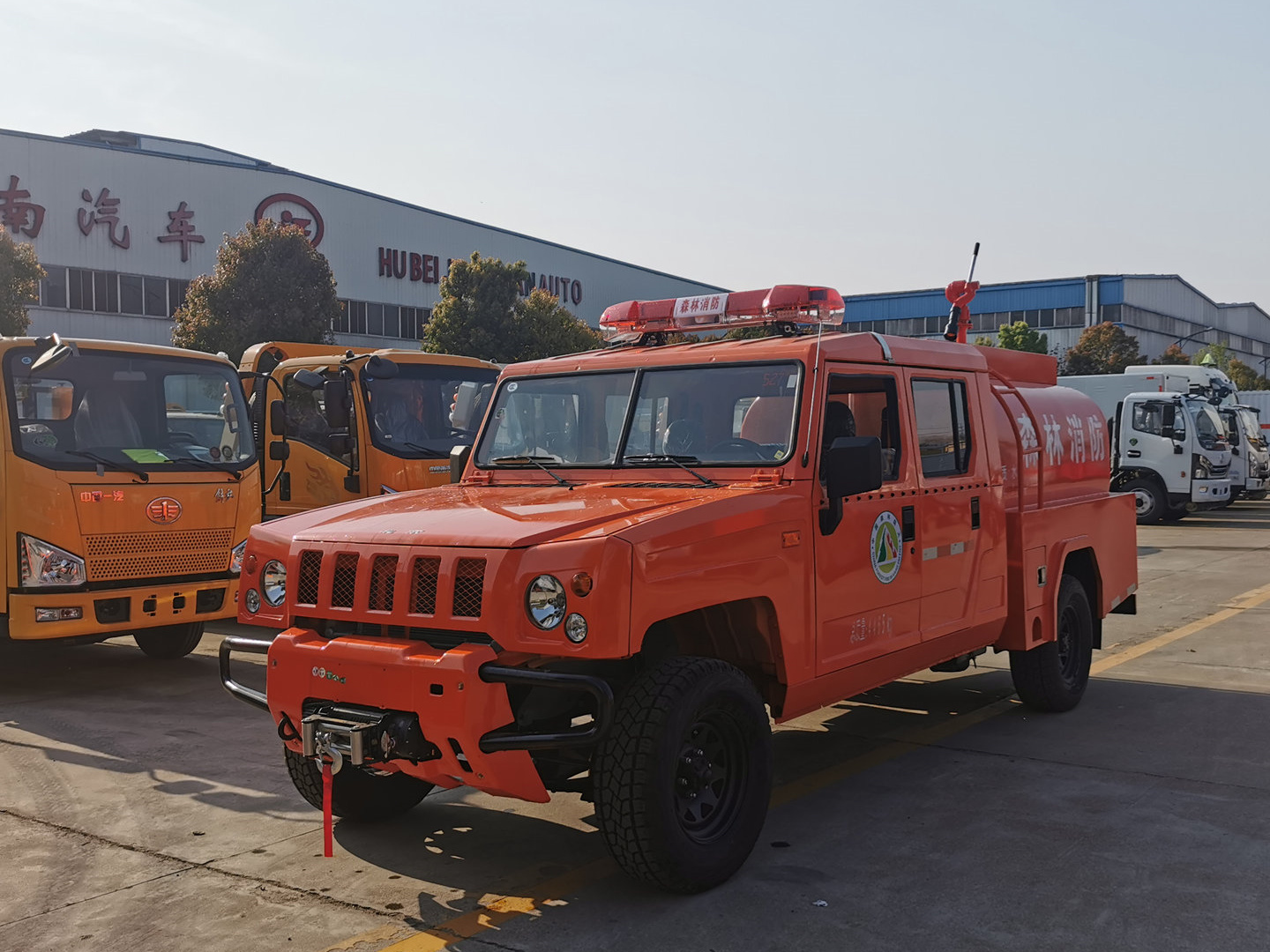 1.36噸四驅(qū)雙排灑水車