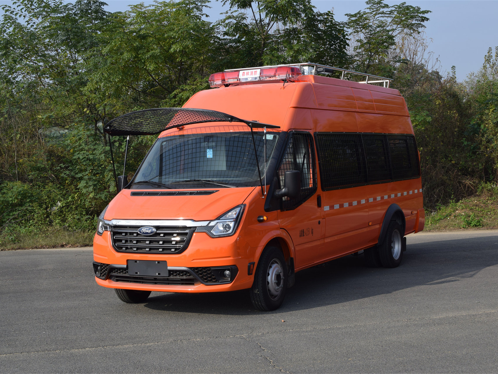 福特12座運(yùn)兵車