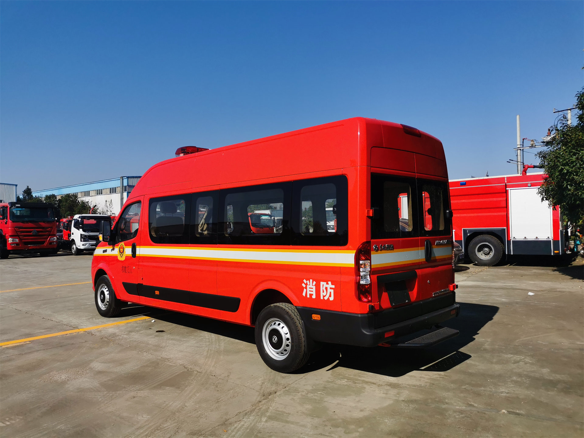 東風(fēng)御風(fēng)15座運(yùn)兵車