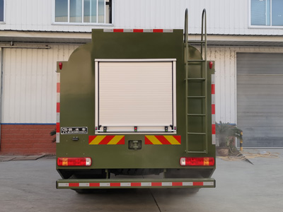 森林四驅(qū)重汽單排7.6噸供水車